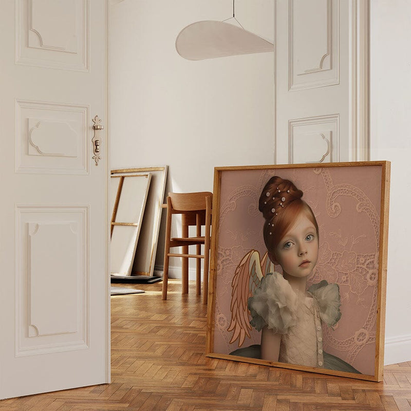 Schilderij in herenhuis met engel in pasteltinten