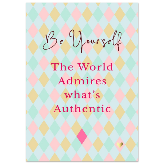 Quote print met pastelruitjes en tekst Be Yourself.
